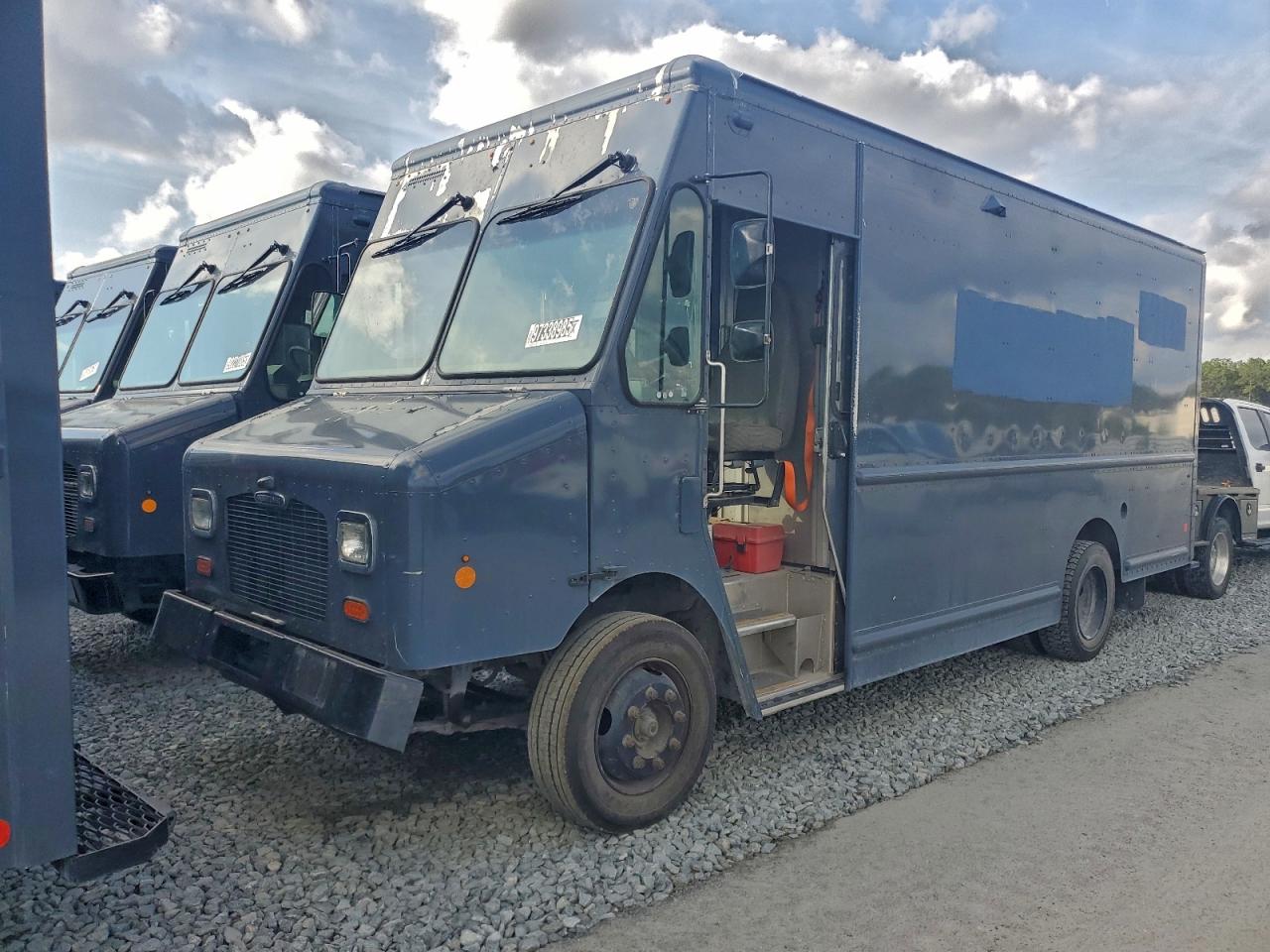 Freightliner Mt45 M Line Walk-in Van Image 1