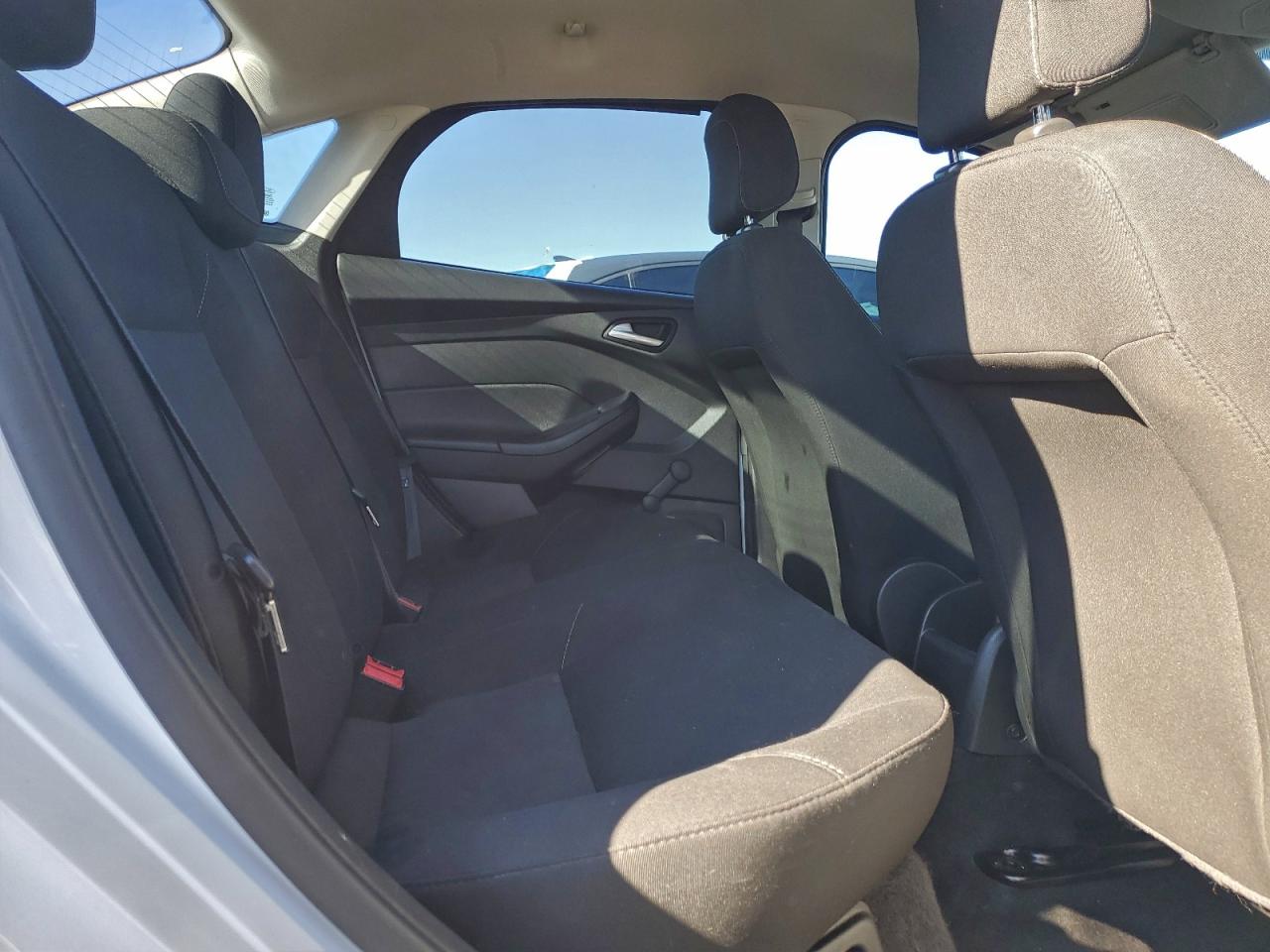 Ford Focus S Image 8