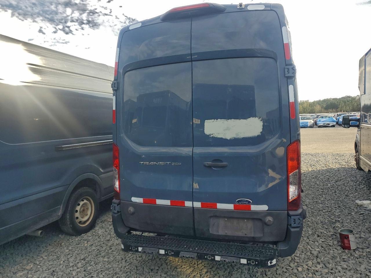 Ford Transit T-250 Image 4