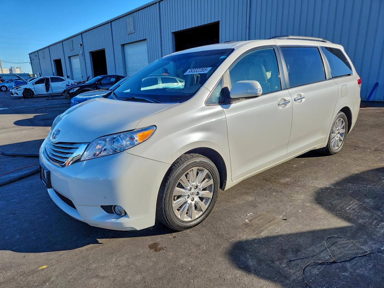 Toyota Sienna Xle Image 1