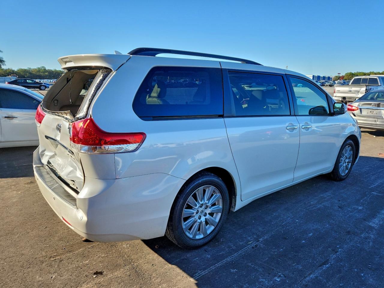Toyota Sienna Xle Image 13