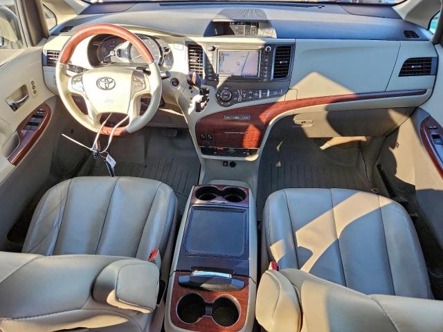 Toyota Sienna Xle Image 3