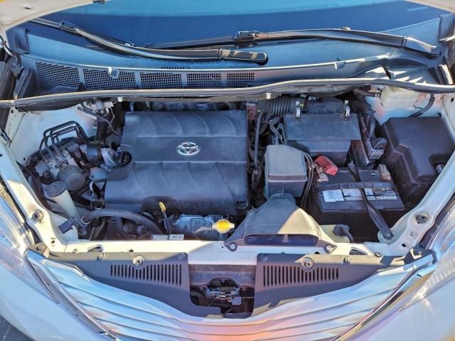 Toyota Sienna Xle Image 9