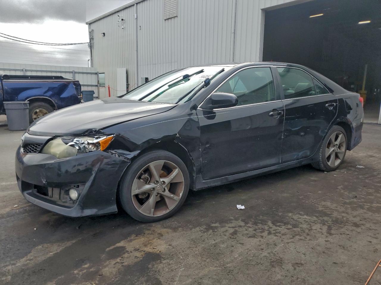 Toyota Camry L Image 1