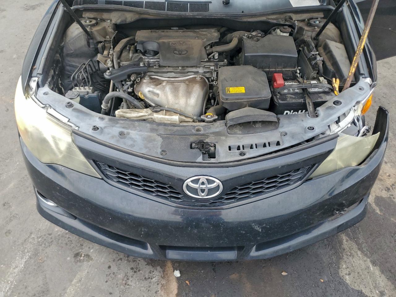 Toyota Camry L Image 6