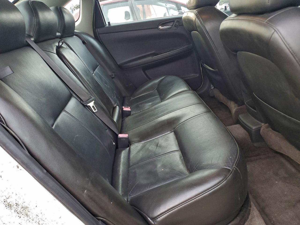 Chevrolet Impala 1lt Image 12