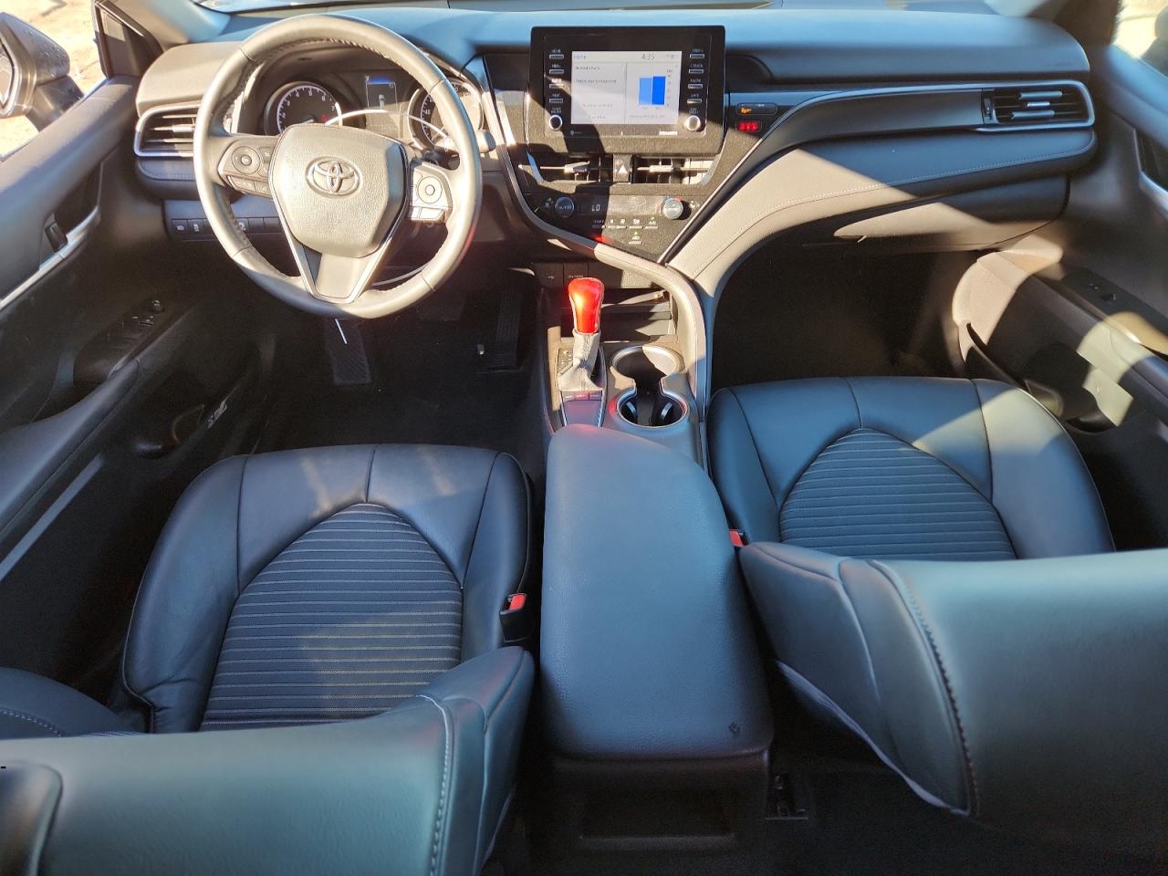 Toyota Camry Se Night Shade Image 11