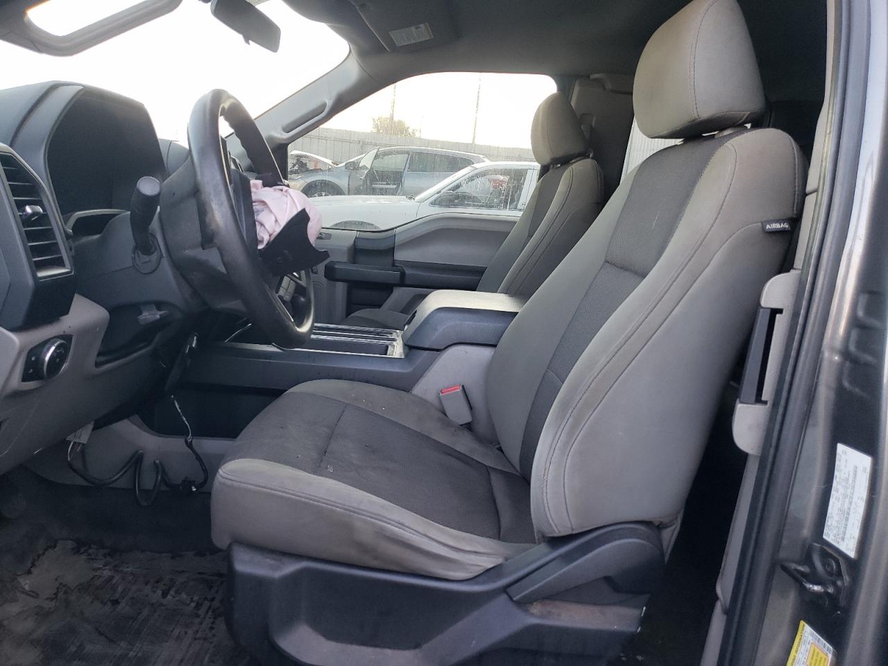 Ford F-150 Super Cab Image 6