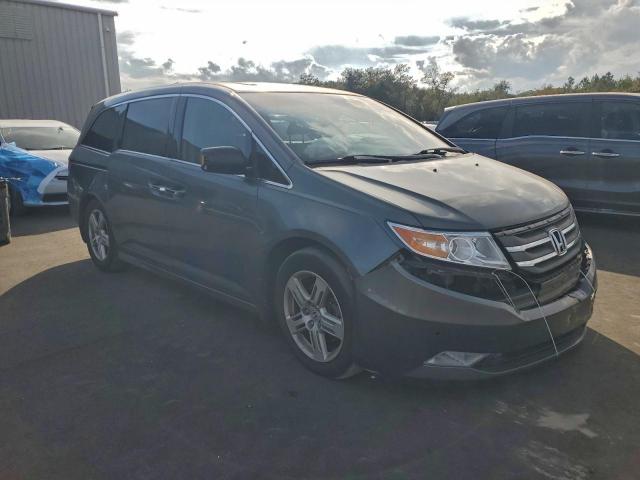 Honda Odyssey Touring Image 4