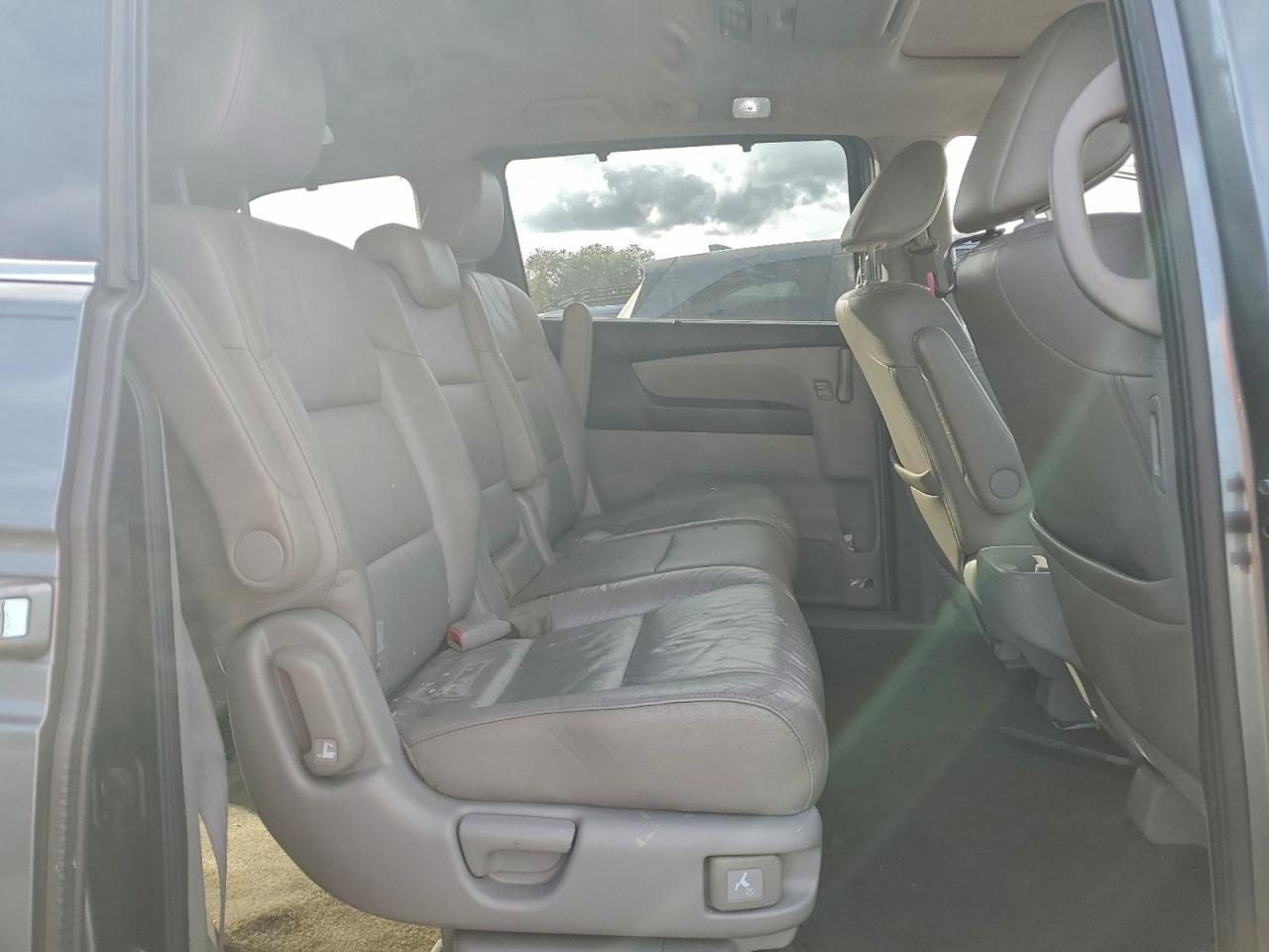 Honda Odyssey Touring Image 6