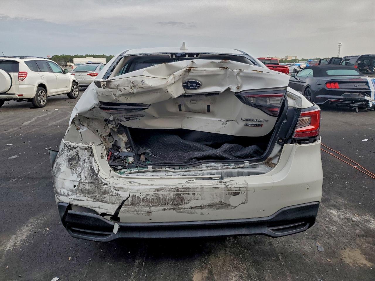 Subaru Legacy Sport Image 12