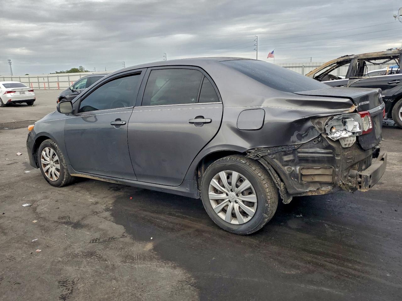 Toyota Corolla Base Image 3