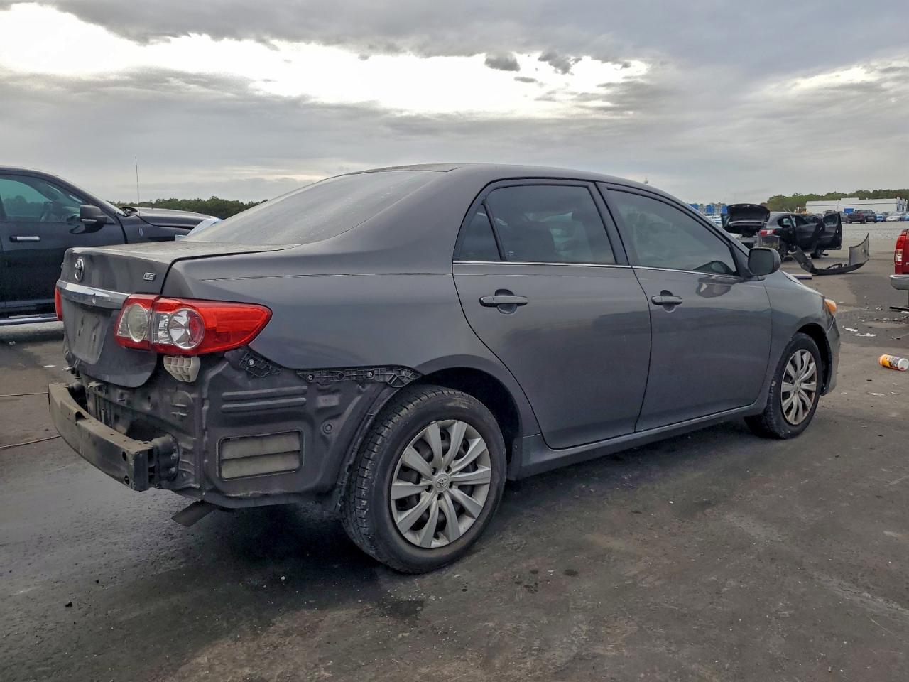 Toyota Corolla Base Image 4