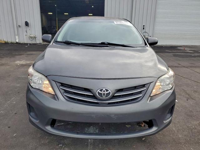 Toyota Corolla Base Image 13