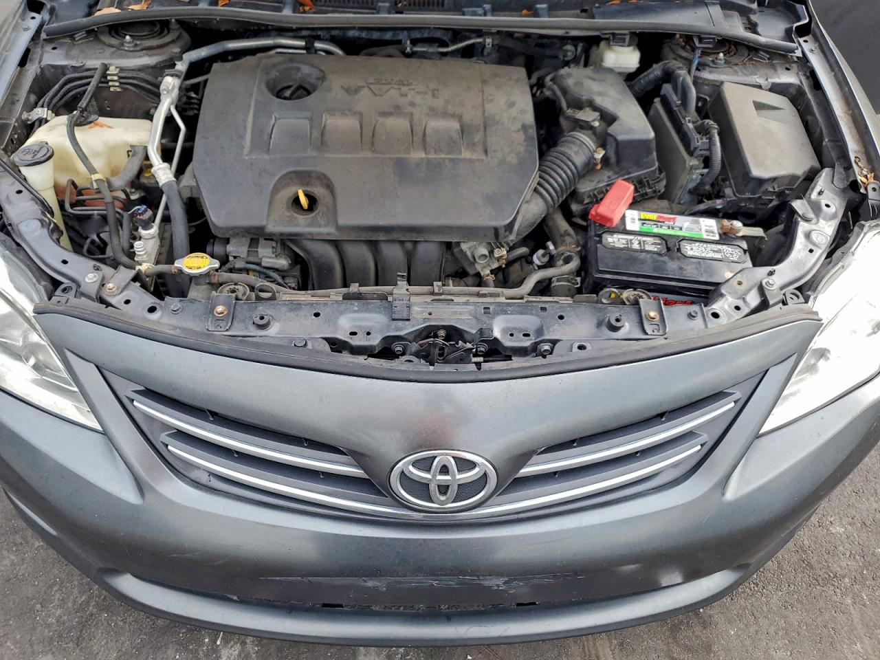 Toyota Corolla Base Image 10