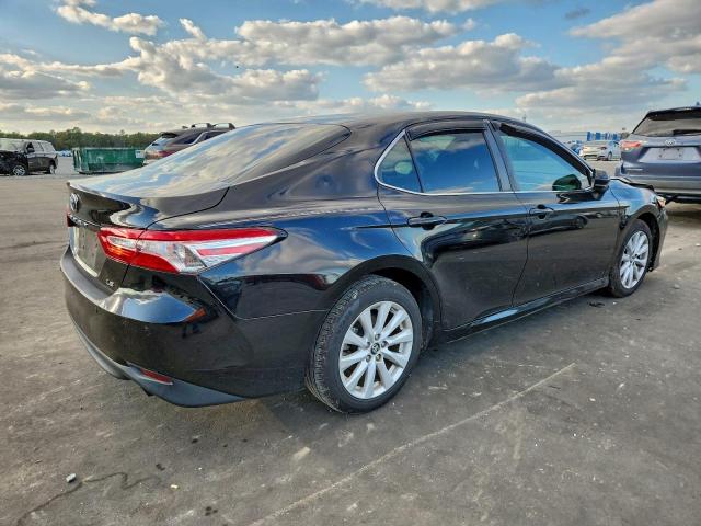 Toyota Camry L Image 11