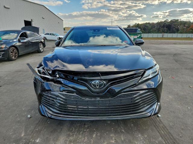 Toyota Camry L Image 4