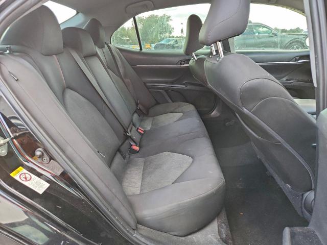 Toyota Camry L Image 8