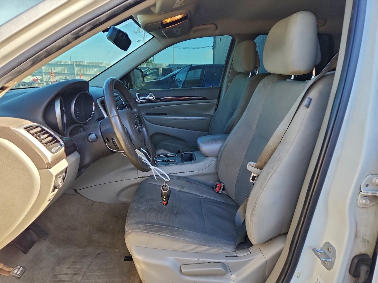 Jeep Grand Cherokee Laredo Image 6