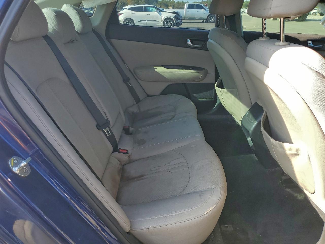 Kia Optima Lx Image 2