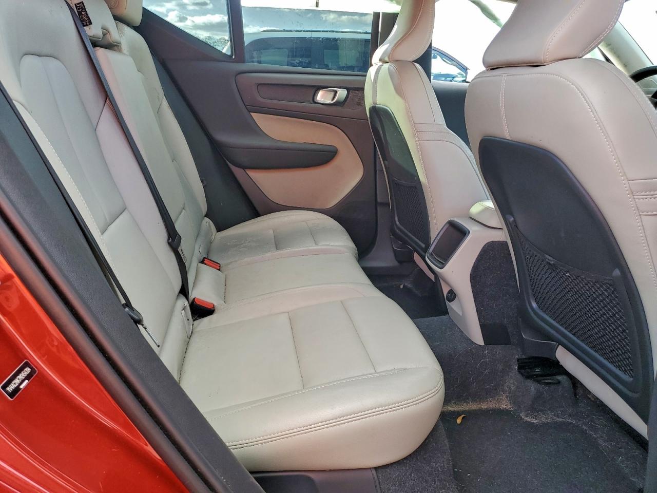 Volvo XC40 T4 Momentum Image 6