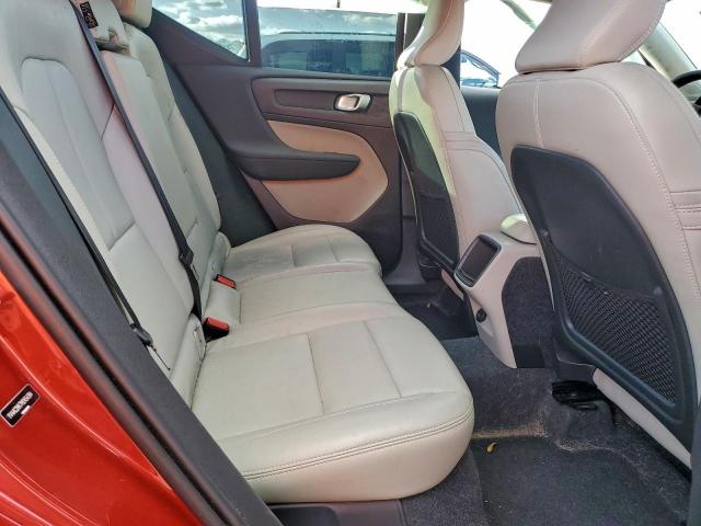 Volvo XC40 T4 Momentum Image 6