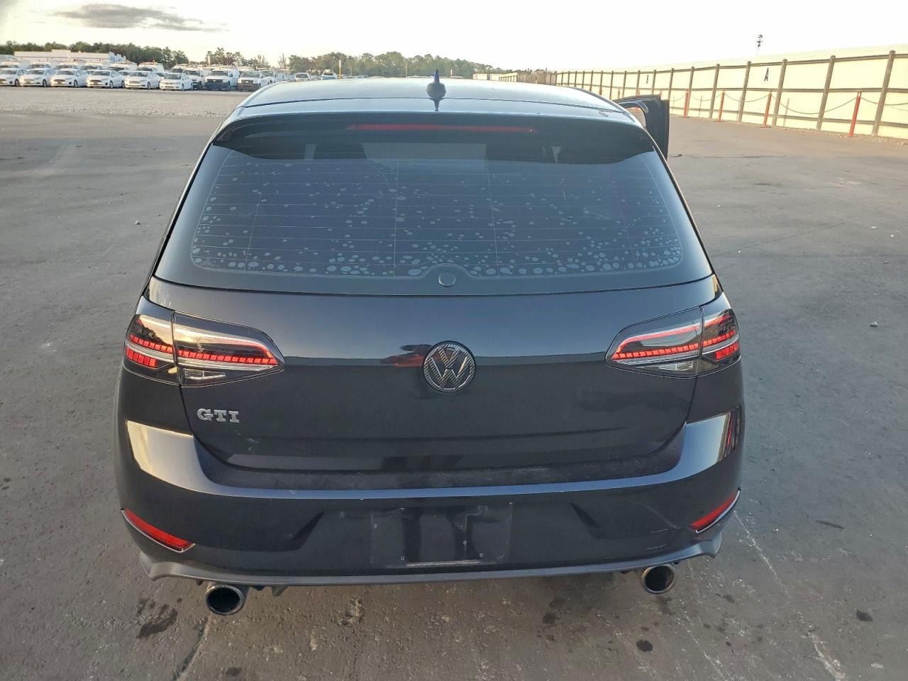 Volkswagen GTI S/se Image 8