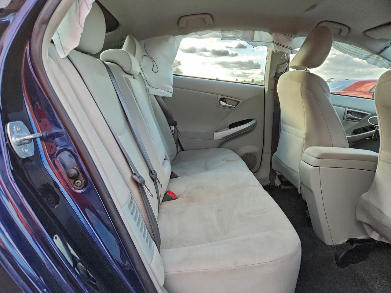 Toyota Prius Image 8