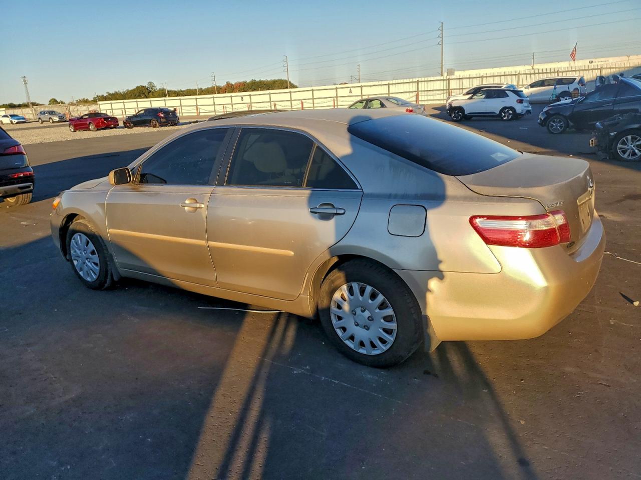 Toyota Camry Ce Image 4