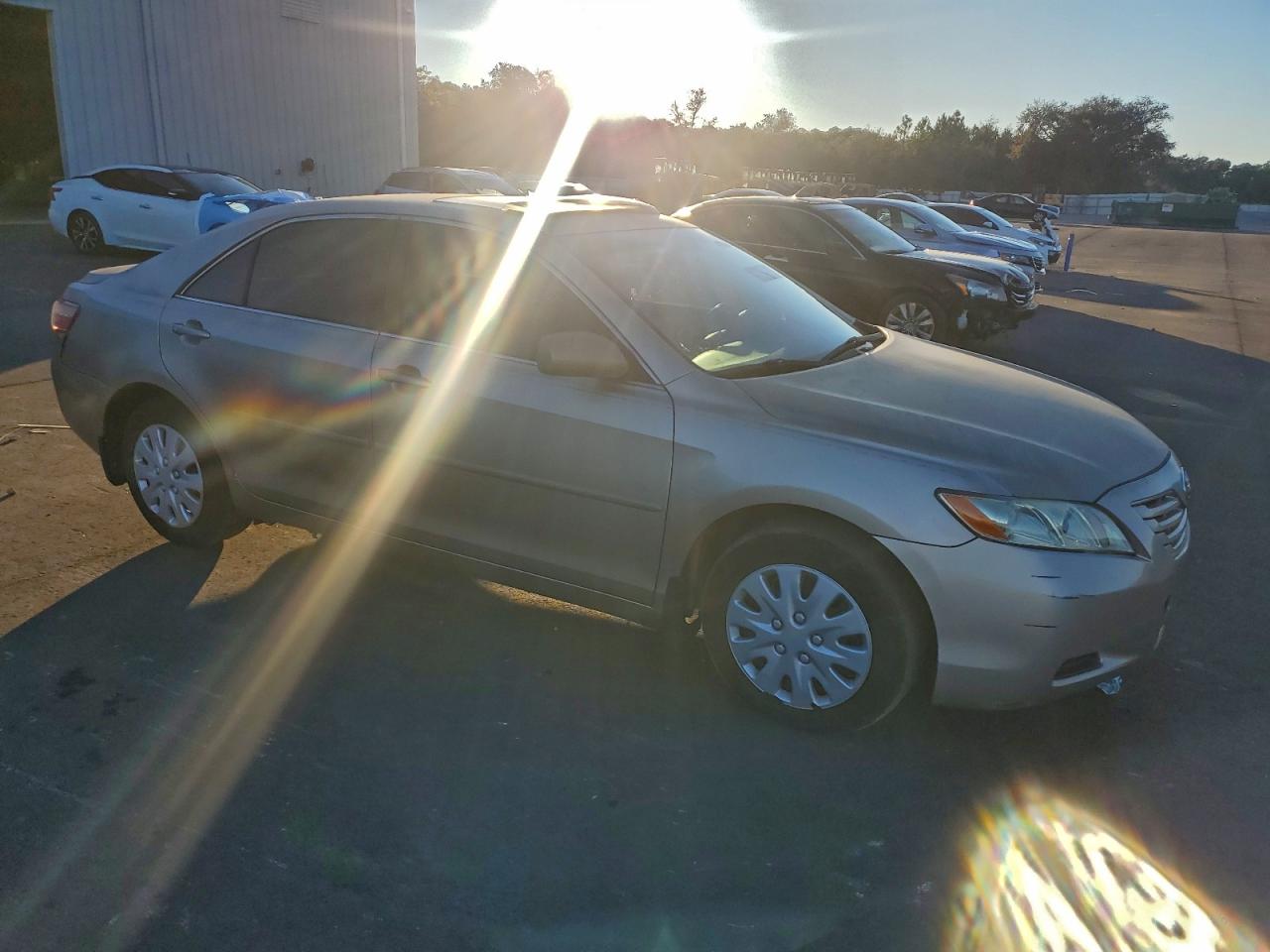 Toyota Camry Ce Image 2