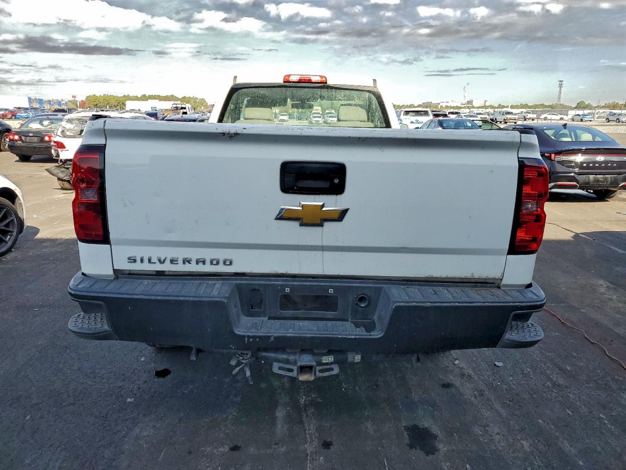 Chevrolet Silverado C1500 Image 3