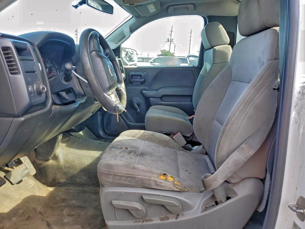 Chevrolet Silverado C1500 Image 11