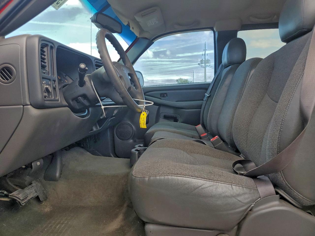 Chevrolet Silverado C1500 Image 6