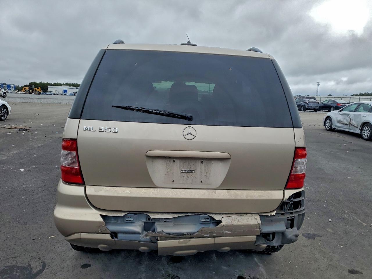 Mercedes-Benz M-Class 350 Image 5